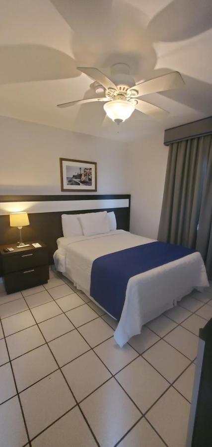 Full Moon Hotel & Restaurant Salinas Εξωτερικό φωτογραφία